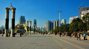 克服广场恐惧症，重获城市漫步的自由